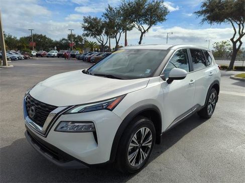 Certified 2023 Nissan Rogue SV image 9