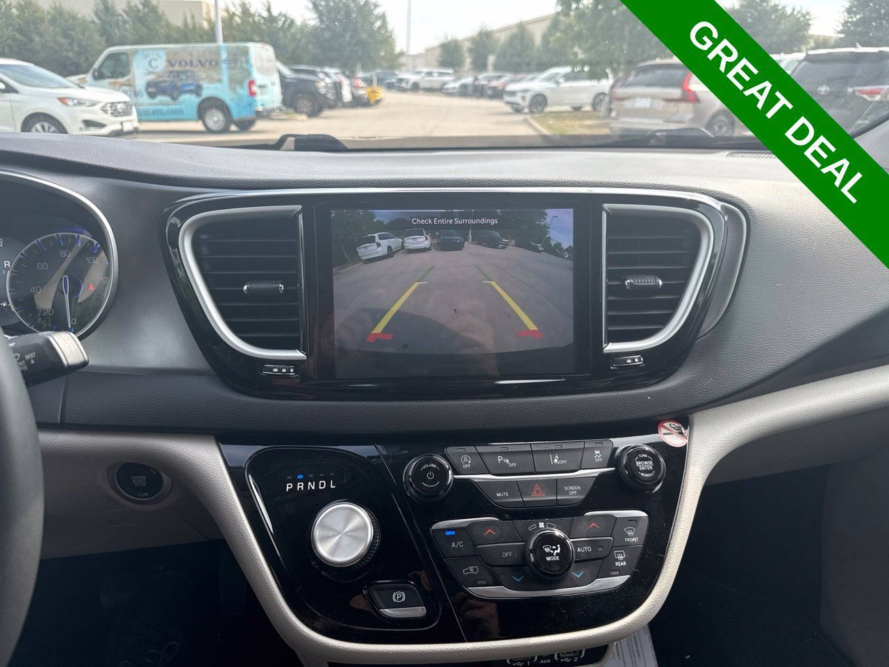 Used 2024 Chrysler Pacifica Touring-L FWD image 25