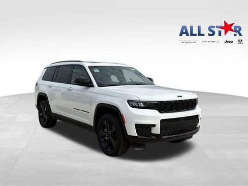 New 2025 Jeep Grand Cherokee L Altitude RWD image 1