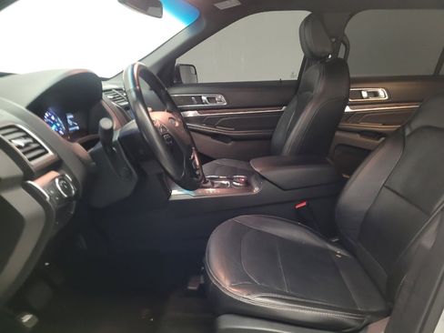 Used 2018 Ford Explorer Limited AWD/4WD image 17