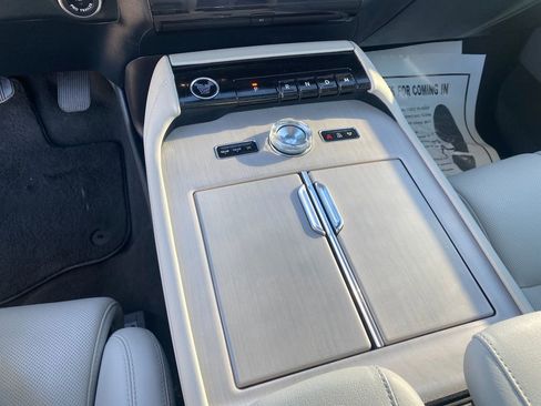 Used 2025 Lincoln Navigator Reserve image 45