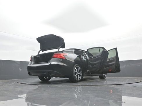 Used 2018 Nissan Maxima Platinum image 38