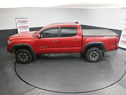 Used 2016 Toyota Tacoma TRD Off-Road image 13