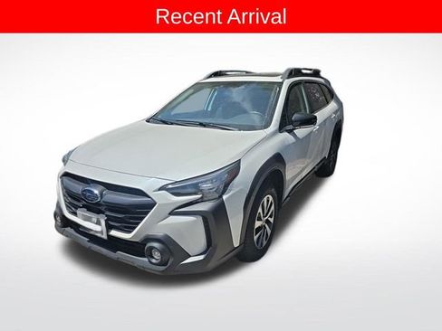 Used 2023 Subaru Outback Premium AWD/4WD image 1