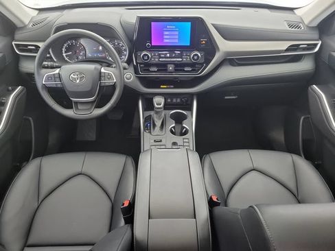 Used 2026 Toyota Highlander XLE AWD/4WD image 17