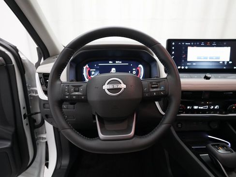 Certified 2025 Nissan Rogue SL w/ Tech Package image 4