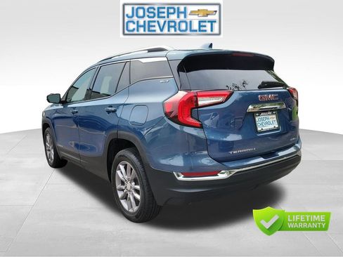 Used 2024 GMC Terrain SLT AWD/4WD image 3