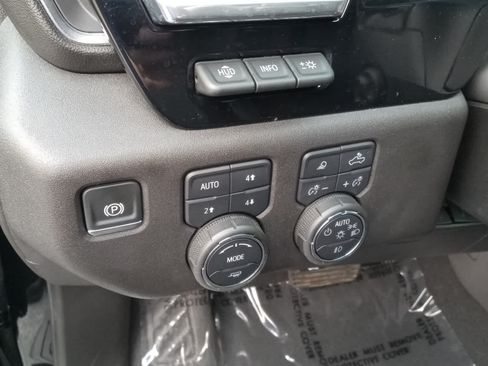 Used 2025 Chevrolet Silverado 1500 High Country w/ Midnight Edition AWD/4WD image 19