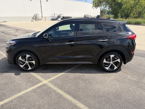 Used 2016 Hyundai Tucson Limited w/ Option Group 03 FWD image 3
