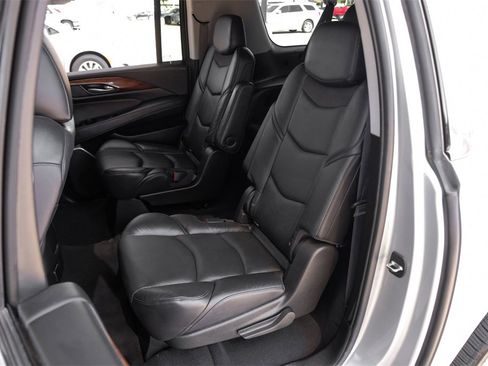 Used 2019 Cadillac Escalade ESV Luxury image 44