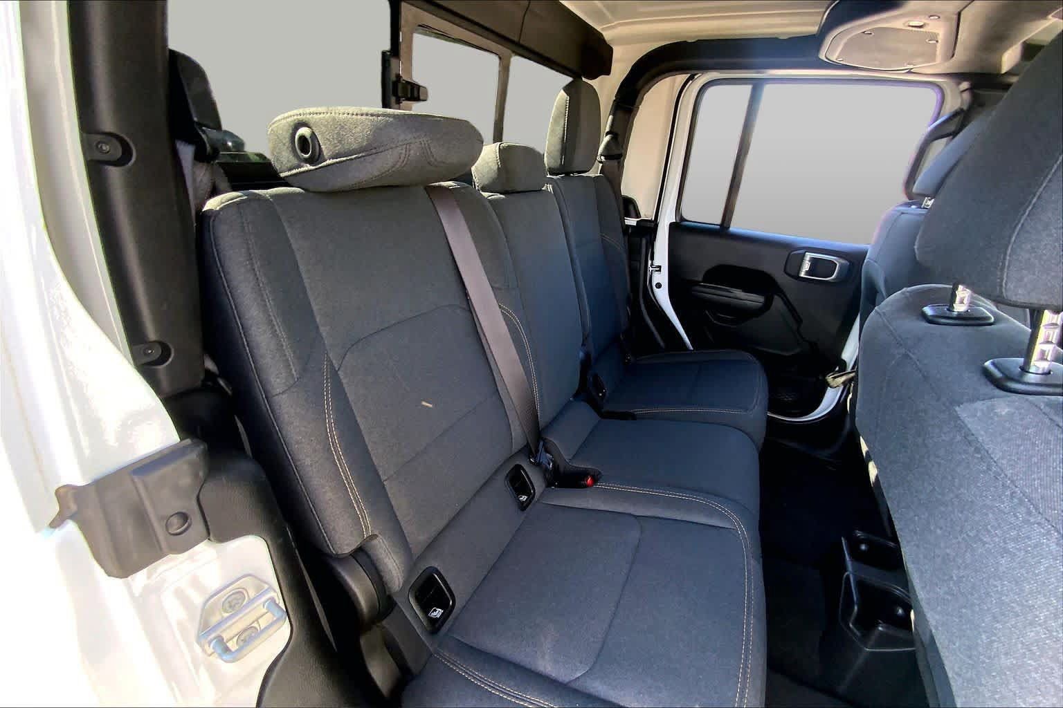 Used 2025 Jeep Gladiator Sport AWD/4WD image 18