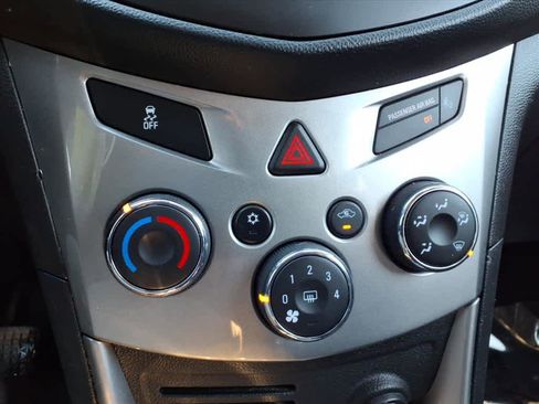 Used 2016 Chevrolet Trax LT w/ LT Convenience Package image 19