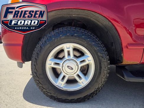 Used 2005 Ford Explorer XLT AWD/4WD image 8