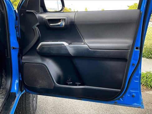 Used 2020 Toyota Tacoma SR5 image 19