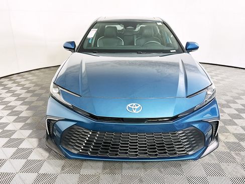 Used 2025 Toyota Camry SE w/ Multimedia Upgrade Package image 8