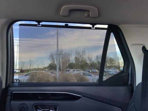 Used 2025 Honda Pilot EX-L image 45