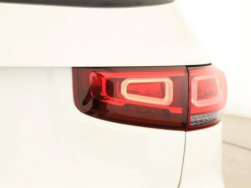 Used 2021 Mercedes-Benz GLB 250 image 28