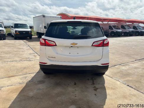 Used 2021 Chevrolet Equinox LS FWD image 6