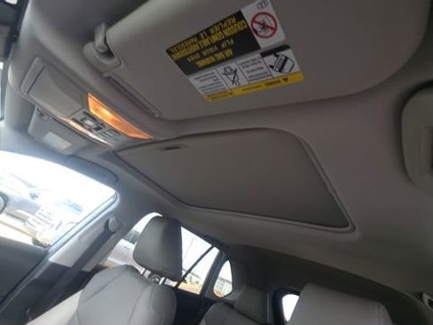 Used 2021 Toyota RAV4 XLE w/ Convenience Package FWD image 15