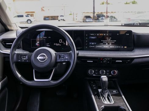 Used 2025 Nissan Kicks SV FWD image 22