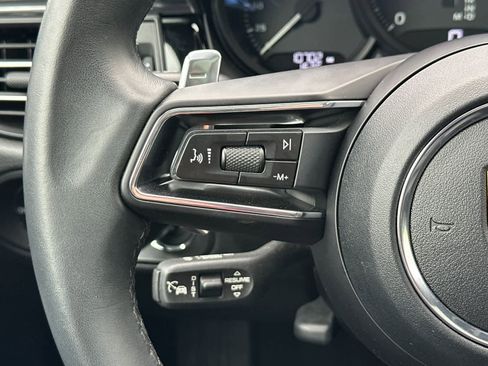 Certified 2025 Porsche Macan AWD/4WD image 27