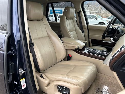Used 2014 Land Rover Range Rover HSE image 19