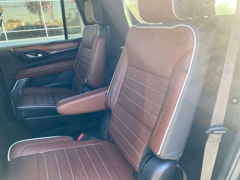 Used 2024 GMC Yukon Denali Ultimate AWD/4WD image 13