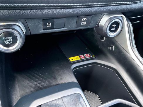 Used 2025 Toyota Grand Highlander AWD image 32