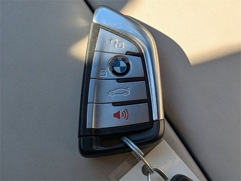 Used 2019 BMW X5 xDrive50i w/ M Sport Package image 34