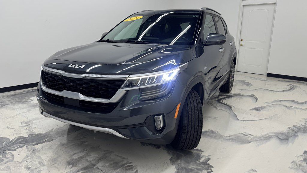 Used 2022 Kia Seltos SX w/ Sunroof Package AWD/4WD image 4