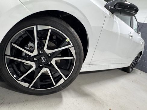 New 2025 Nissan Sentra SR image 33