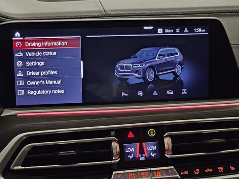 Used 2021 BMW X7 xDrive40i w/ Premium Package AWD/4WD image 11