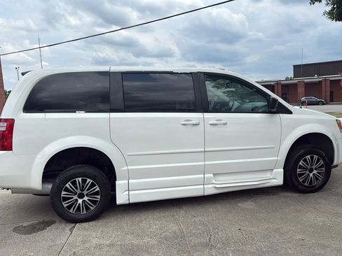 Used 2010 Dodge Grand Caravan SE w/ Climate Group FWD image 6