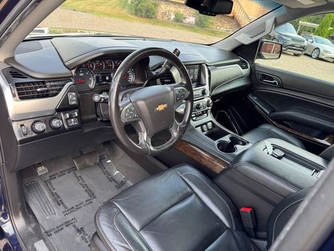 Used 2019 Chevrolet Tahoe LT w/ Luxury Package AWD/4WD image 15