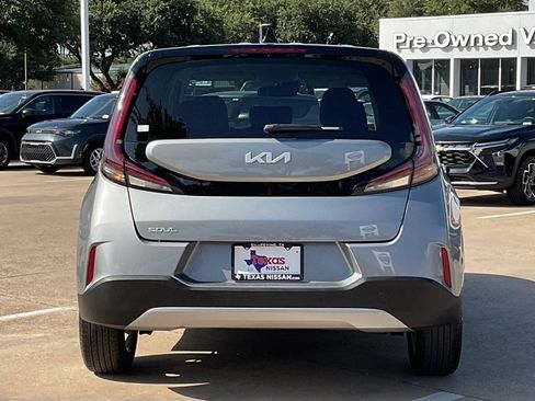 Used 2025 Kia Soul LX w/ LX Technology Package FWD image 6