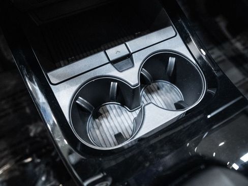 Used 2025 Toyota Prius LE image 24