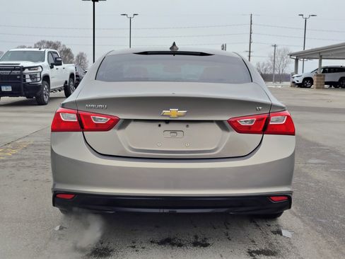 Used 2017 Chevrolet Malibu LT w/ Leather Package image 6