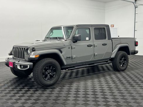 Used 2023 Jeep Gladiator Sport AWD/4WD image 1