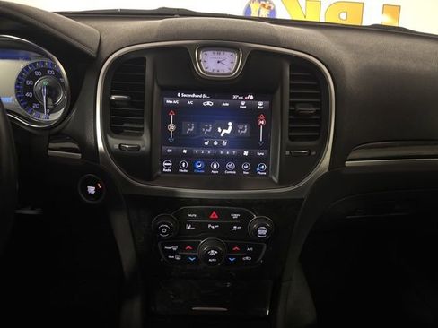 Used 2018 Chrysler 300 Limited w/ Safetytec Plus Group AWD/4WD image 31