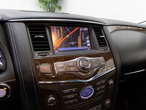 Used 2017 INFINITI QX80 4WD w/ Driver Assistance Package image 21