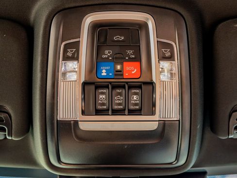 Used 2024 RAM 2500 Limited w/ Safety Group image 31