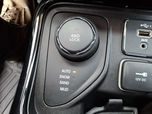 Used 2021 Jeep Compass Limited image 16