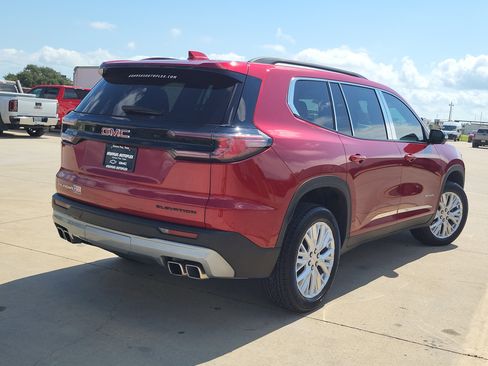 Used 2024 GMC Acadia Elevation image 5