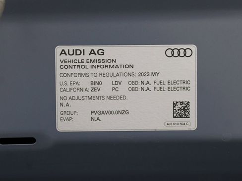 Used 2023 Audi e-tron GT Premium Plus image 53