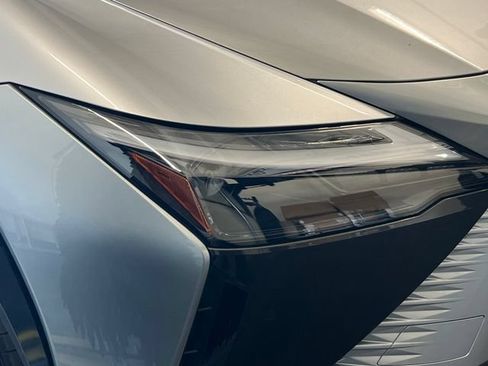 Used 2024 Lexus RZ 450e Premium AWD/4WD image 18