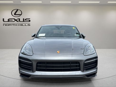 Used 2023 Porsche Cayenne GTS AWD/4WD image 2
