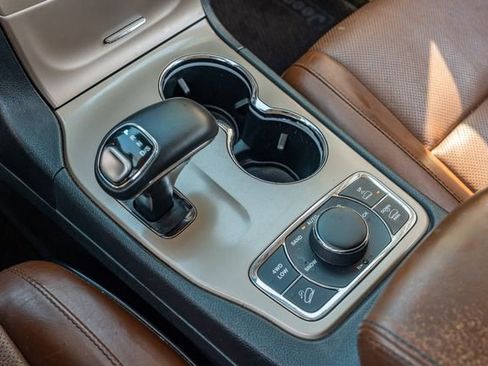 Used 2015 Jeep Grand Cherokee Summit w/ Platinum Series Group image 31