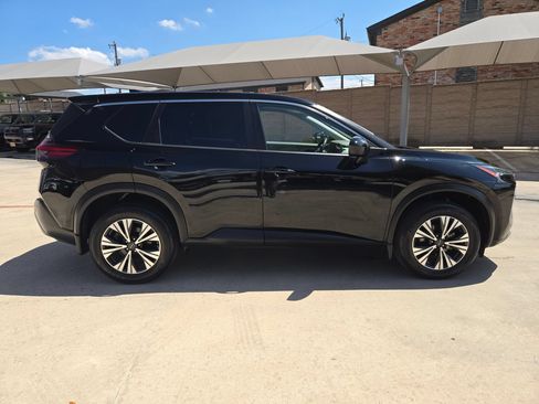 Used 2023 Nissan Rogue SV FWD image 8