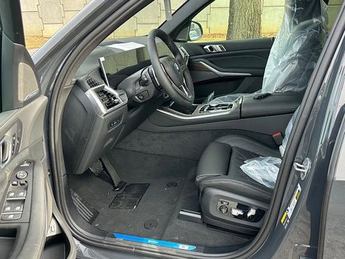 New 2026 BMW X5 xDrive50e w/ Climate Comfort Package image 4