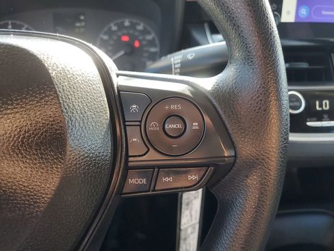 Used 2025 Toyota Corolla LE image 21
